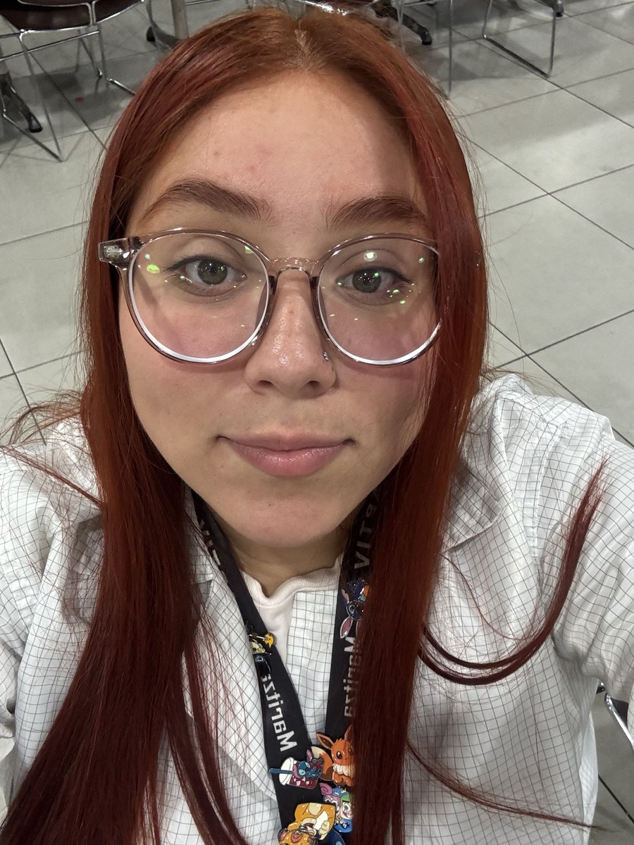 Maritzaa1323's tweet photo. Volver a mi color rojo uff https://t.co/u2BjzsHzVm