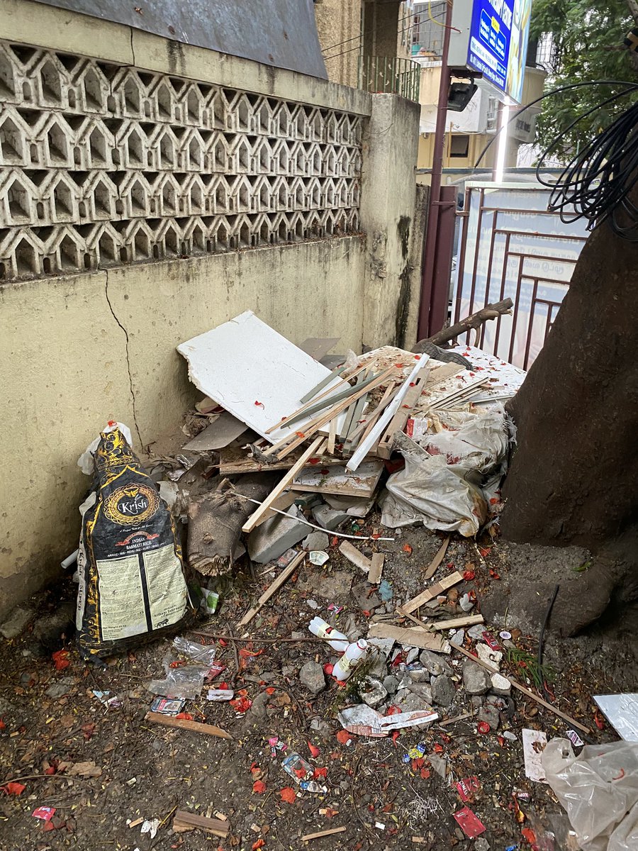 vchinnikrishnan's tweet photo. @chennaicorp 

Please remove garbage and debris dumped on roadside

சுத்தம் சுகம் தரும் 🙏

July 11 2026 5:56 PM

Lakshmi Talkies Road (opposite Joseph’s Store)

Shenoy Nagar Chennai 600030

Ward 101 https://t.co/EXP9Phyd0m