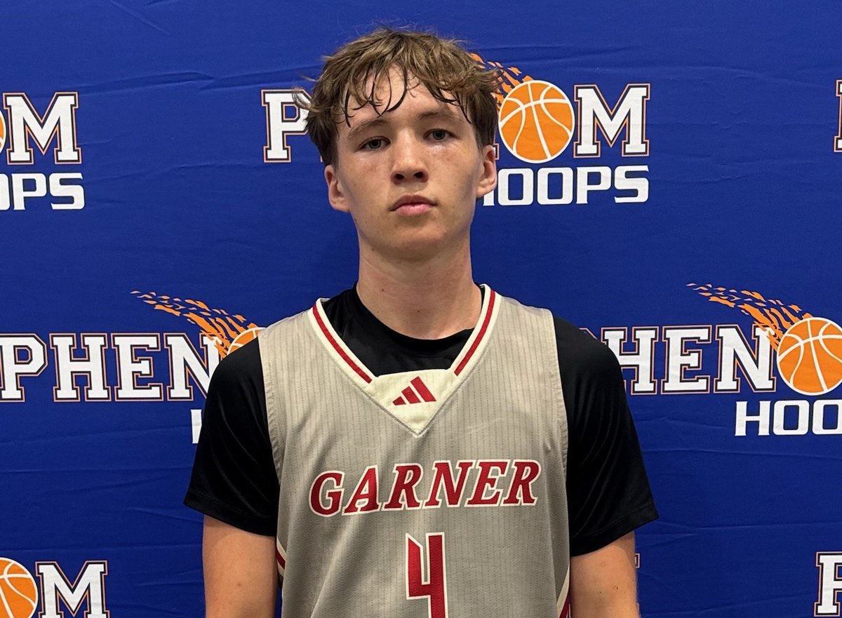 JeffreyBendel_'s tweet photo. 6’3 ‘27 Bryce West (Garner Road National) is firmly in the discussion as one of the top shooters in NC. Absolute flamethrower with the ability to consistently convert at a high level, both off the catch and bounce. Willing passer. Capable of attacking closeouts #PhenomHoopsLIVE https://t.co/BpXN1lTH28