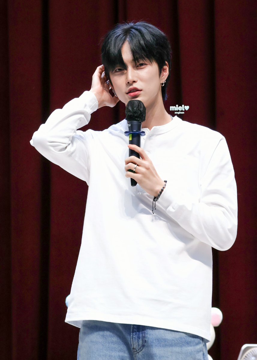 xnghanS2's tweet photo. 260711 메이크스타 팬싸
오른쪽은 좀 퇴폐미 취향이신 분들께
#승한 #seunghan #xnghan https://t.co/Smd2i4MJn3