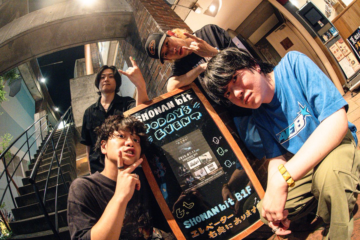 Za_Loud's tweet photo. 【🔊ZaLoudライブ後記📖】

𝟐𝟎𝟐𝟔.𝟕.𝟏𝟏(𝑺𝒂𝒕)@ 湘南bit

『 夜の標本 Vol.21 』

▷ｾｯﾄﾘｽﾄ
1. Story You Change 
2. Before My Skyhigh
3. Blast
4. Chaos 2
5. GUYEN
6. オールブライト
7. Country Town Punks

▷ｻﾎﾟｰﾄ
🧢Ba.京介
🥁Dr.¥UTO @yuto_drums_hahf https://t.co/K6k6w2MZCK