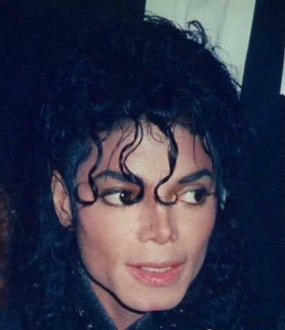 fansofjacksons's tweet photo. Whatever you say, handsome man with big eyes https://t.co/FqQyS5Z5S3