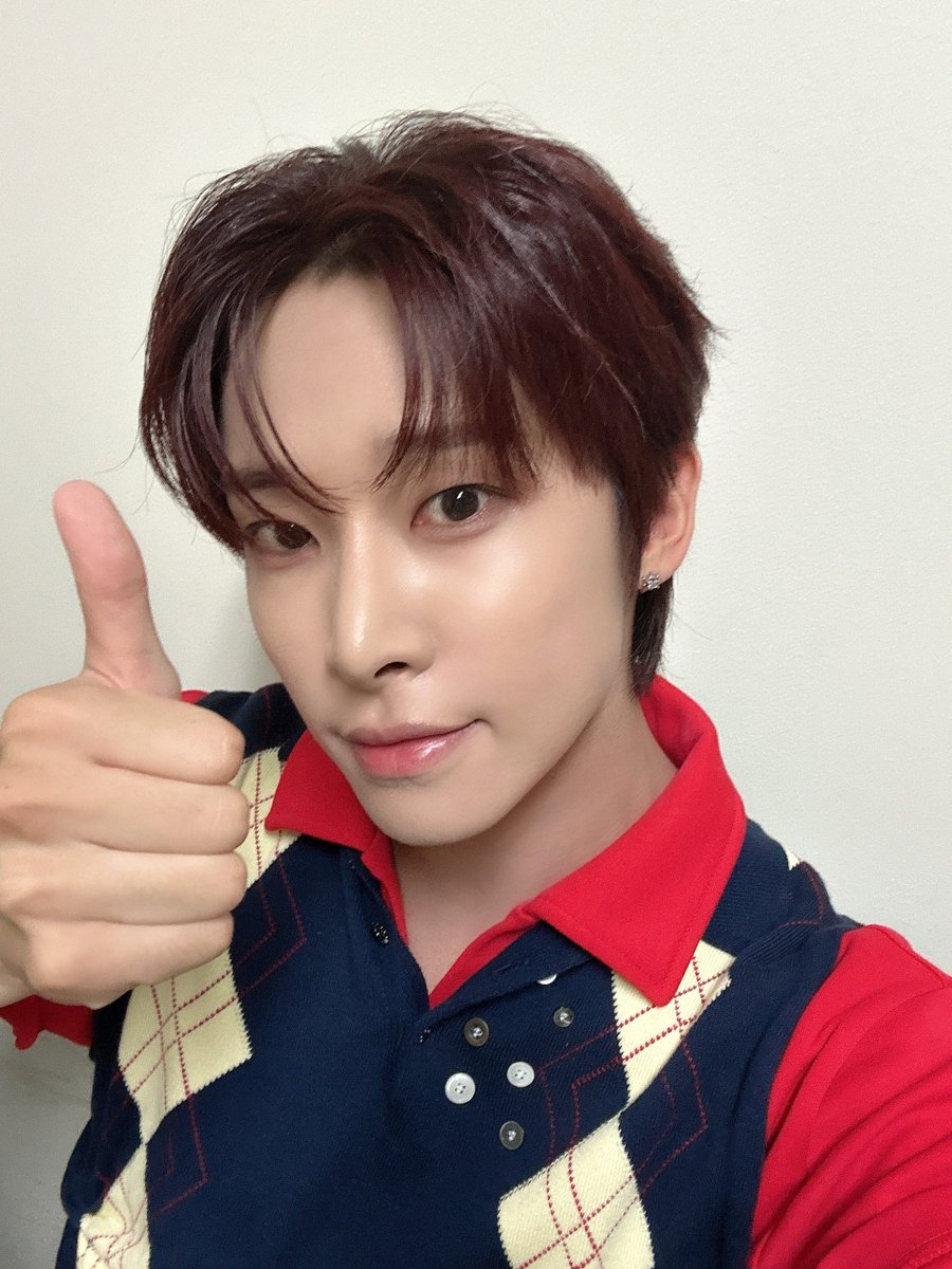 TRENDZ_OFFCL's tweet photo. [#리온] 🫶👍✌️

#FROM_TRENDZ #TO_FRIENDZ #TRENDZ #트렌드지 https://t.co/0f9I9u8GyV