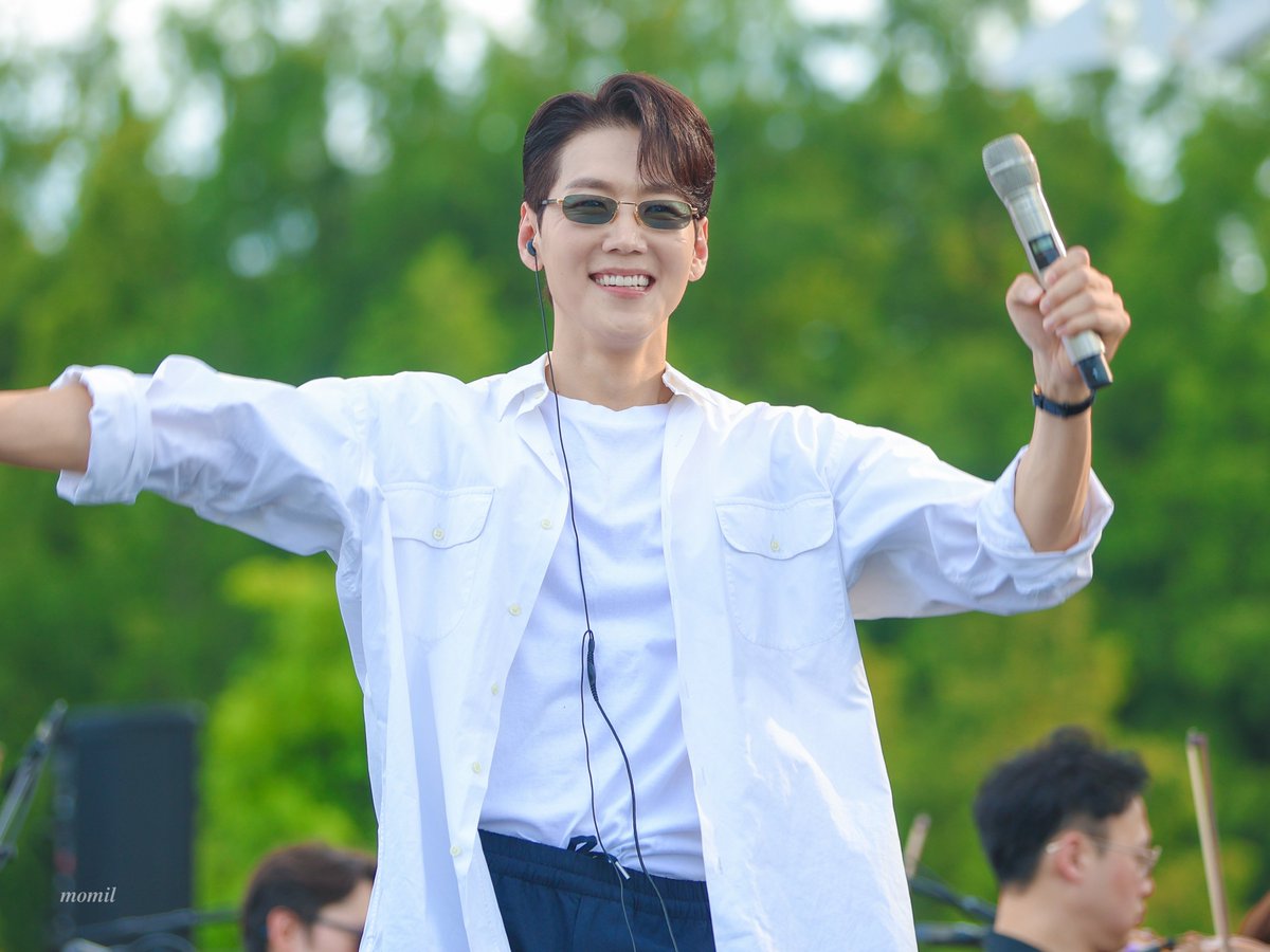 momil_pic's tweet photo. 260711 강남심포니오케스트라 파크콘서트 리허설

덩실덩실

#카이 #정기열 https://t.co/txXIJzeqsG