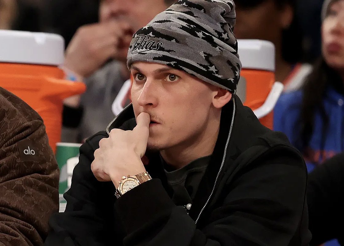 TheHeatCentral's tweet photo. The Miami Heat’s main frustration with Tyler Herro was his lack of availability,
Per @5ReasonsSports

“The main frustration they had with him more than any other, is they would believe he was ready to play. He would be cleared… The thing they didn’t like about the Herro experience is that he wouldn’t play unless he was 100% healthy. That’s the way they viewed it. If he was rusty, he didn’t want to be out there. They felt also that there were family influences that led to some of that…. The Heat were frustrated that they felt he was ready to go and he’d say that he’d be ready in a couple of weeks.”

(Via https://t.co/GlxopFUKij)