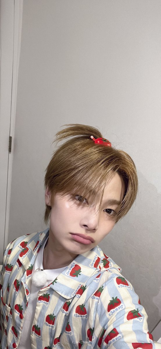 J_Suv_Stay's tweet photo. ✨ Wallpaper / lockscreen Stray Kids 💫

[SKZ-BEHIND📸] 🍅
part 8/8
#wallpaper_StrayKids
#I_N #아이엔 
#SKZCODE #스키즈코드