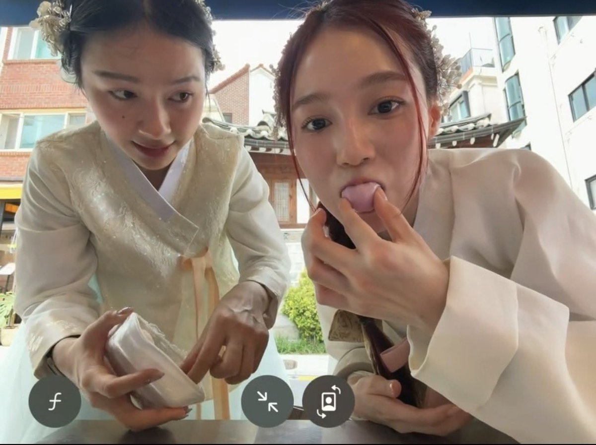 mita_kbc's tweet photo. those aghhh caring little eyes she looks at her nong..!! 🥺 

#MilkLove  #มิ้ลค์เลิฟ https://t.co/e0kCiKOG6S