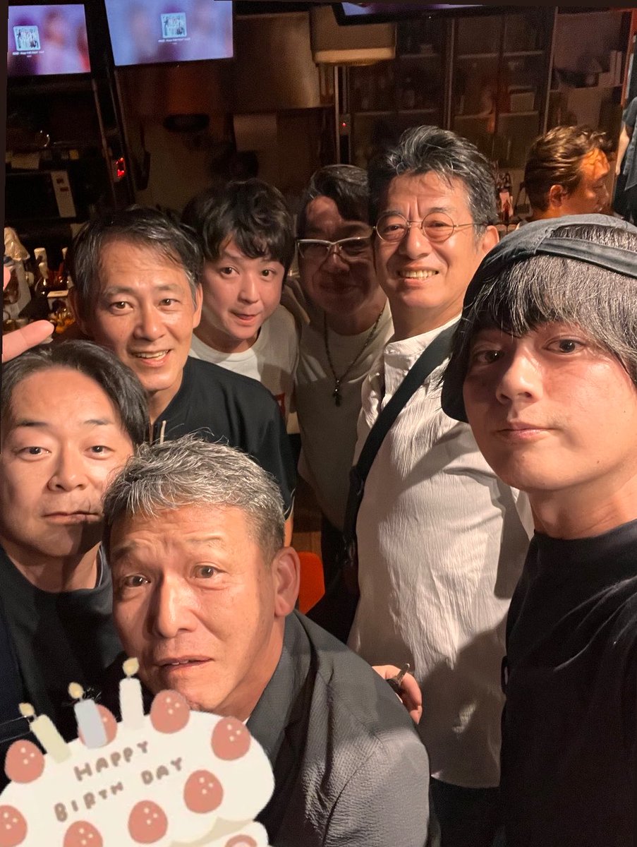 yasuhisafruhara's tweet photo. こんばんは！
筒井さん誕生日おめでとうございます🎊
レジェンド達と。
ジライヤコラボ➡️https://t.co/zOonuZNLFy

誰が誰かわかるかな？ https://t.co/FFDpyLFP2e