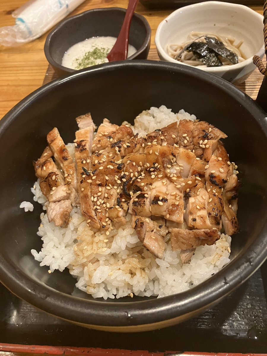 MAGOTI1600's tweet photo. 今日のお昼は妻とランチデート😊🎵
大阪府堺市北区のまんぷく屋（居酒屋やっちゃん）
コスパ良し！味良し！タレが美味い😋
まだまだ行きたいお店がいっぱい😆
#大阪ランチ 
#大阪グルメ https://t.co/7etzuXdihW