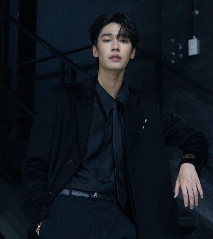 thkyrios_'s tweet photo. วันนี้ฉันมีช่วงเวลาที่ดีในการทํางาน 🙂‍↕️

#RENJIRAWAT #LOUISVUITTON
@house0fgmm https://t.co/yVNV1eXbrH