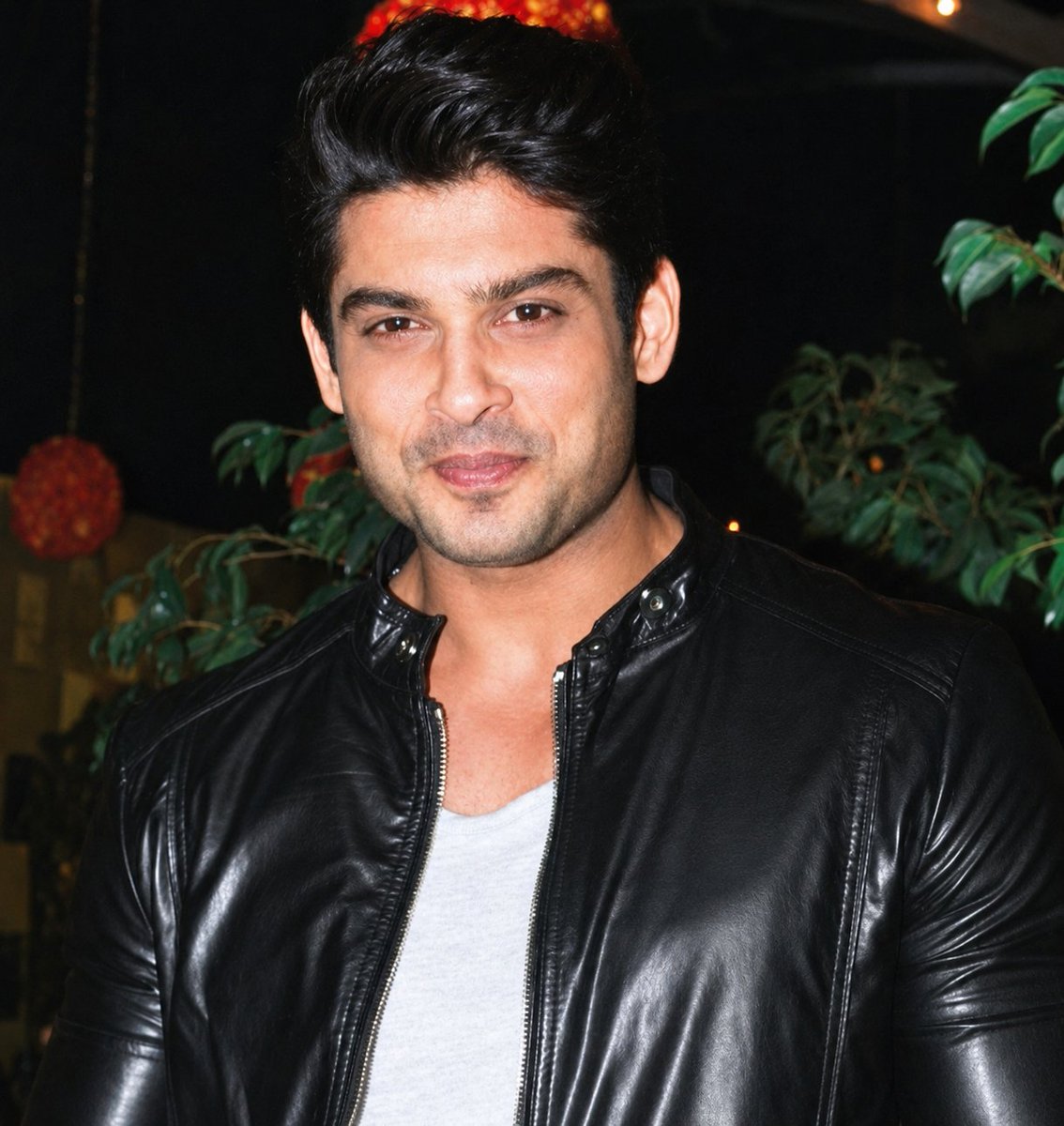 EditsRs83762's tweet photo. Once a SidHeart Always a SidHeart ❤️ ✧ 

12 YRS OF SID AS ANGAD https://t.co/6iSXColgXj