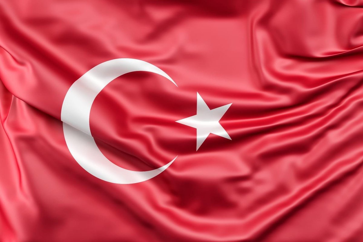 orhantavli_'s tweet photo. Aziz milletimizin başı sağ olsun🇹🇷

Eskişehir'in Mihalıççık ilçesinde yaşanan bir olaya müdahale ettiği esnada yaralanan ve kaldırıldığı hastanede yapılan tüm müdahalelere rağmen kurtarılamayarak şehit olan Eskişehir İl Jandarma Komutanlığı emrinde görevli kahraman Jandarmamız Samsun Termeli hemşehrimiz Uzm.J.VIII.Kad.Çvş. Mehmet Demirbaş'a Cenab-ı Allah’tan rahmet; ailesine, Jandarma Teşkilatımıza ve aziz milletimize başsağlığı ve sabırlar diliyorum.

Aziz şehidimizin ruhu şad, mekânı cennet, makamı âli olsun🇹🇷