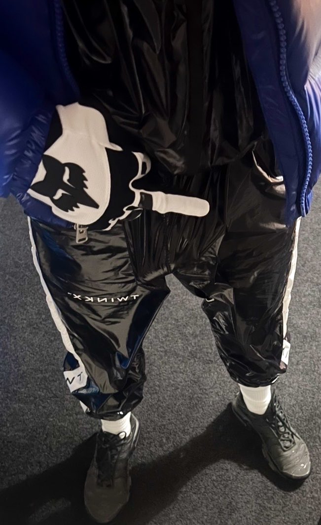 LScallyboi's tweet photo. Whoโs serving ๐ #nylon #gloved #scally #master https://t.co/mv3xdkWYjk
