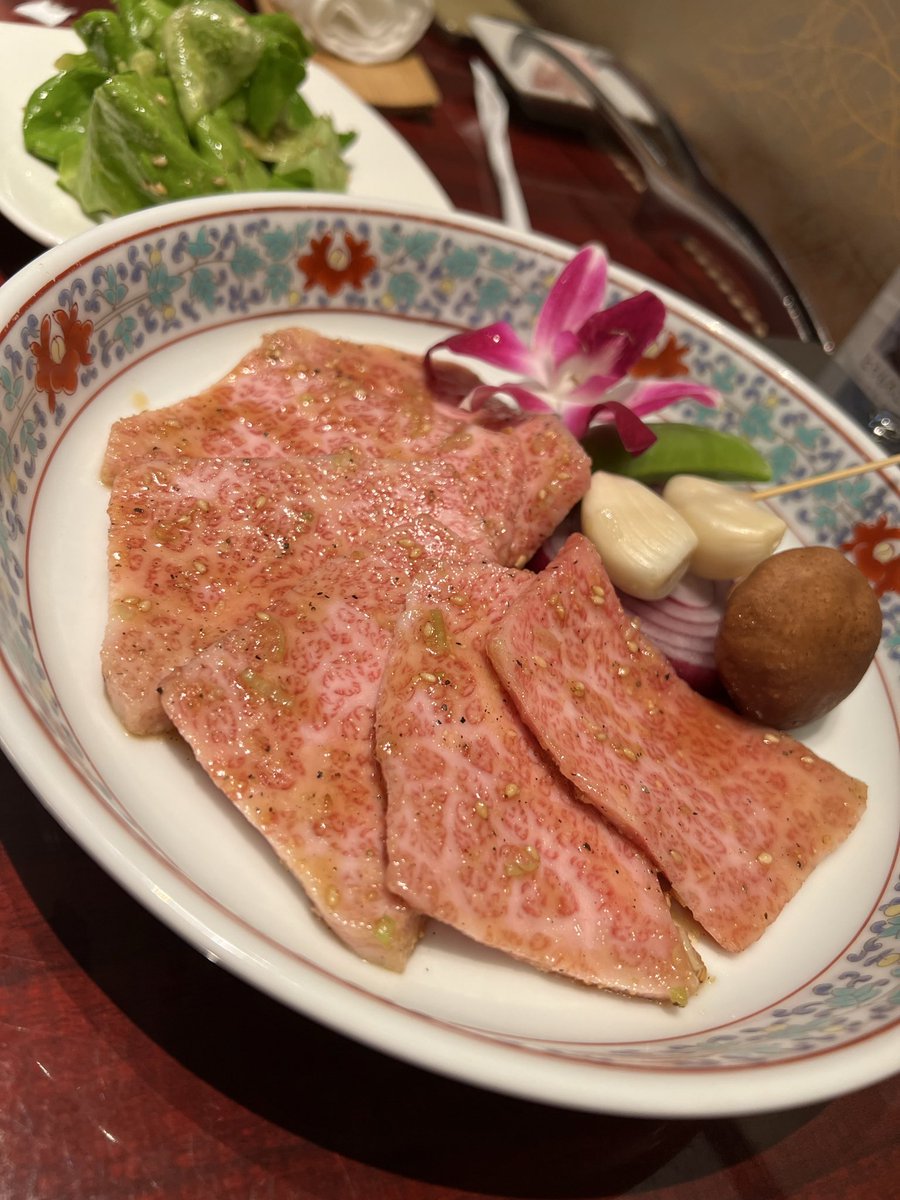 MilRoro's tweet photo. 叙々苑ディナー　微妙に体調不良で全然食べれなかった😔 https://t.co/b6ooGGRFVh
