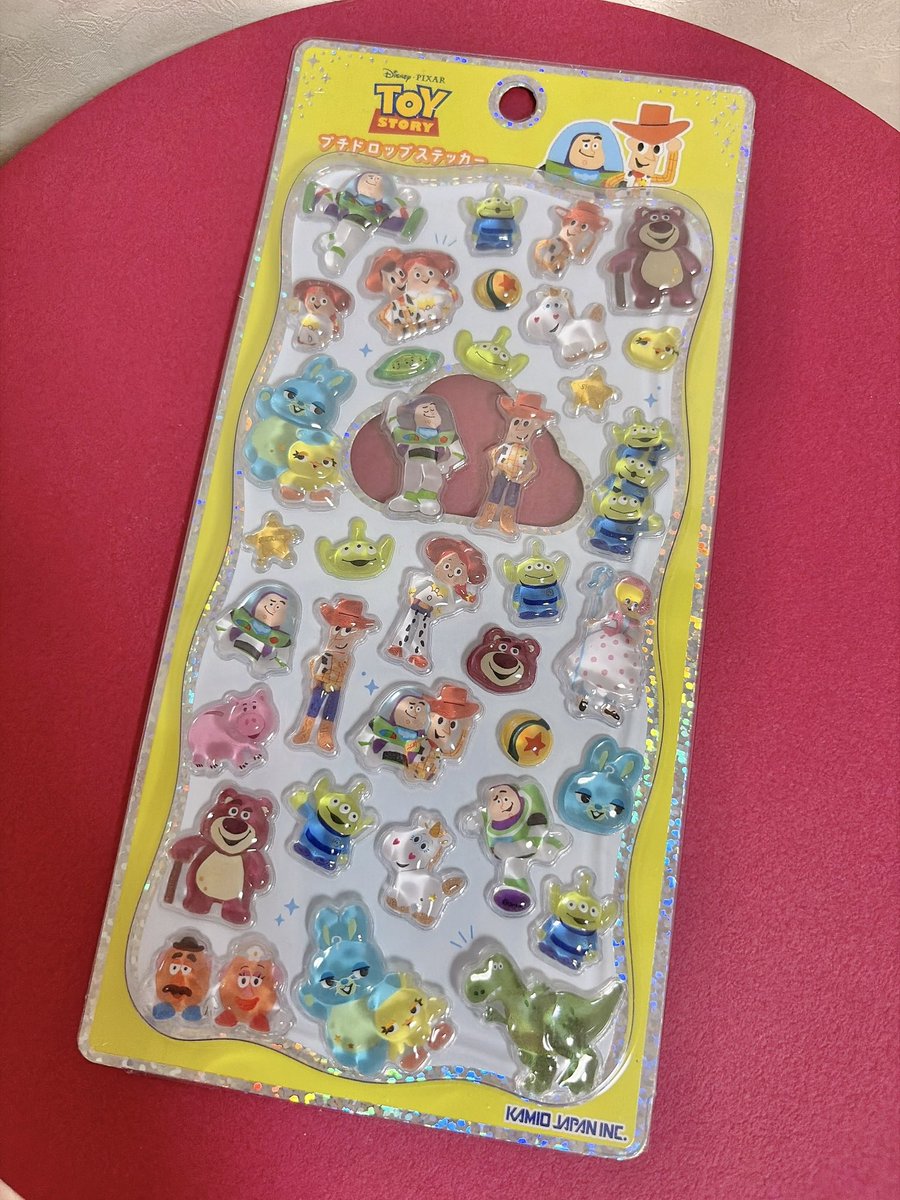 chipndale1204's tweet photo. ココカラファインで、＆honeyのトイストーリーコラボを購入しました❤️💛
ぷっくりシール付きでとっても可愛い😍💓 https://t.co/Bb3b70AZt2