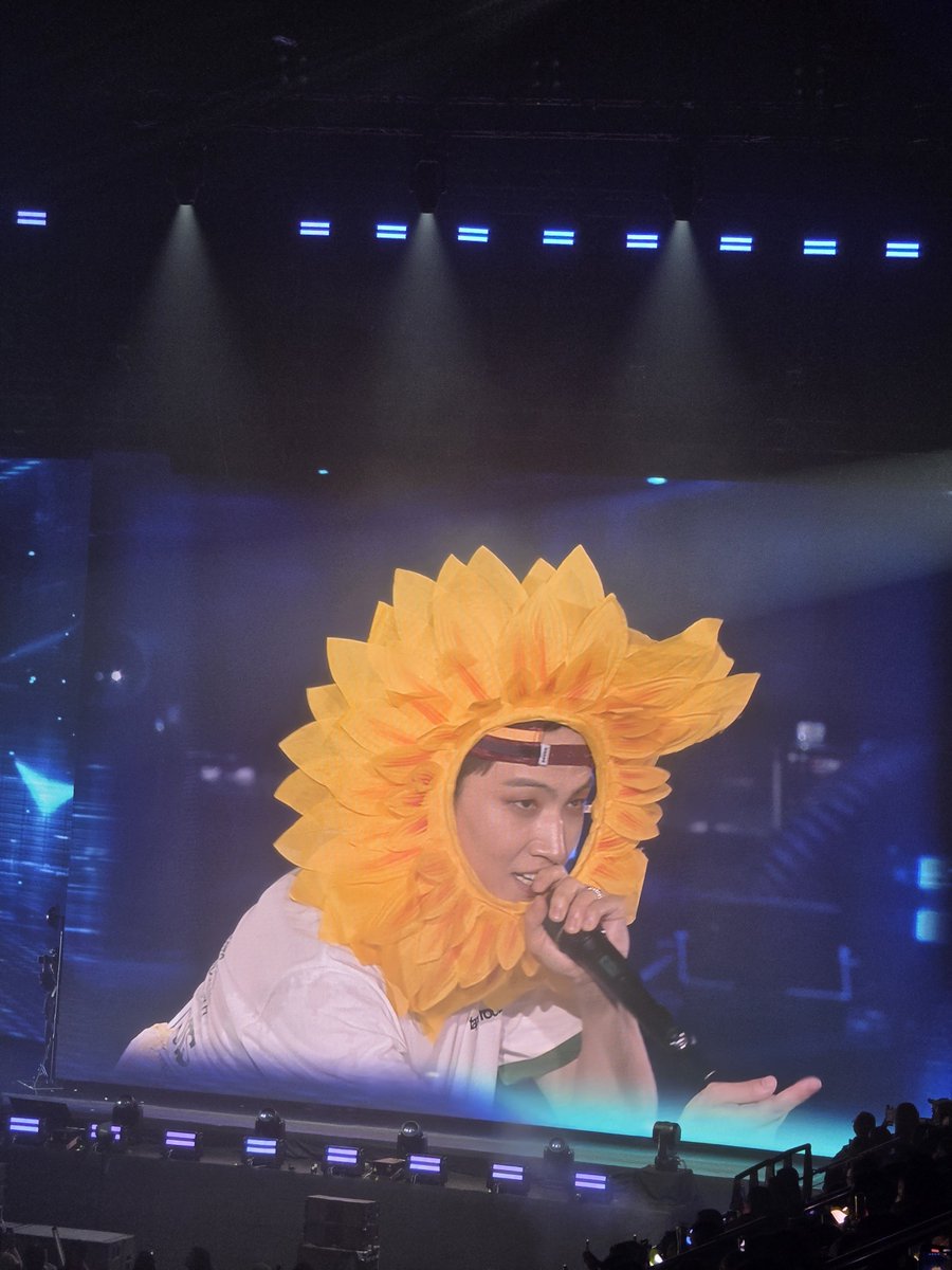 oueiija's tweet photo. โมเม้นก่อนไฟลุก 🌝
#TAPE_ROOTS_BANGKOK_DAY1 https://t.co/BT0gEe3EbI