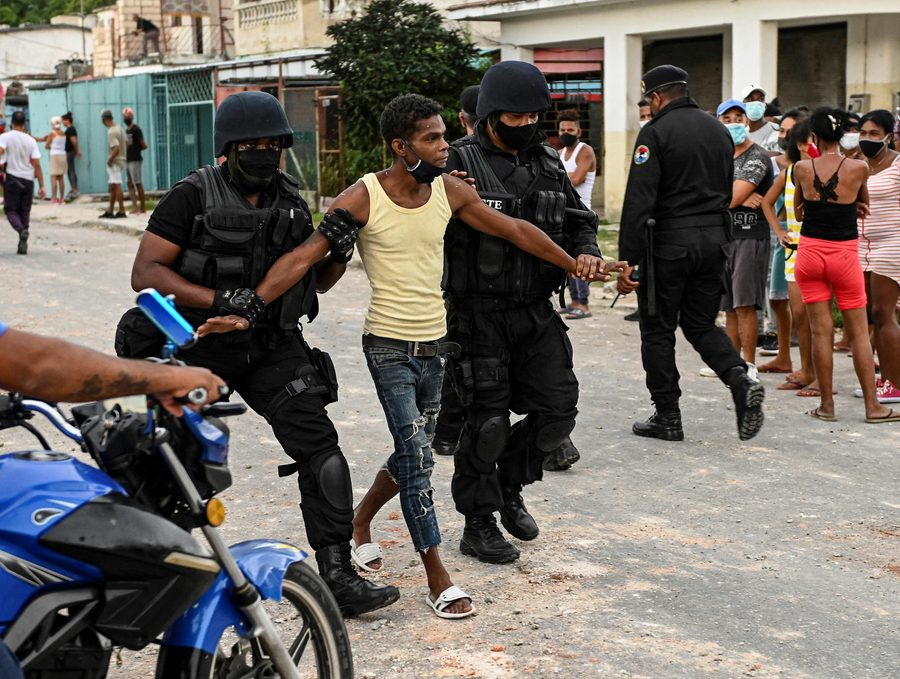 MarioNawfal's tweet photo. 🇺🇸🇨🇺 5 years ago today, Cubans hit the streets peacefully demanding basic freedom.

The regime crushed them with arrests and beatings.

Hundreds are still locked up just for wanting a normal life.

Rubio dropped a strong reminder: Trump’s team wants real change for the Cuban people, opportunity, dignity, and no more hosting enemies 90 miles from our shores.

Time to pressure the regime hard for actual reforms.

Cuba deserves better. The people made that clear.

Writer: Lucas