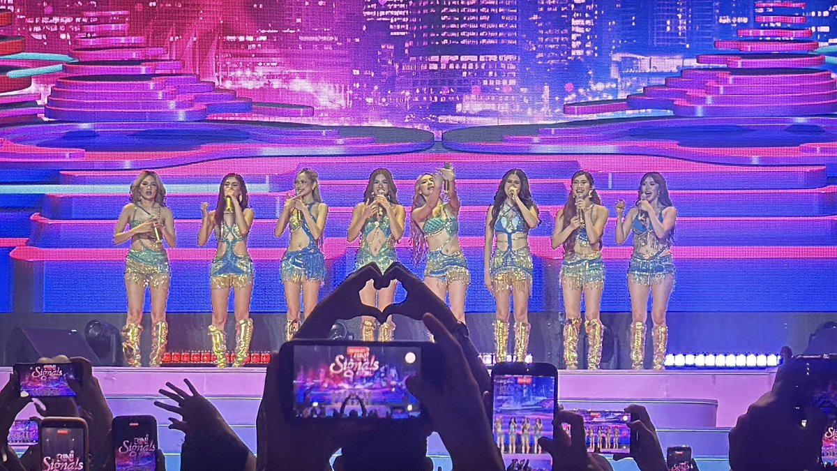 mjfelipe's tweet photo. LOOK: BINI just wrapped up the Cebu leg of their Signals World Tour. The show lasted for more than two hours with an encore performance of 'Strings'. https://t.co/bfLNEc2e7e