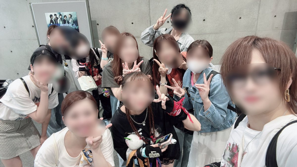 minase_nb's tweet photo. 岐阜公演最高に楽しかった！
指定席だったけど視界良好すぎて
めっちゃ良い席だった！
ギリギリで行ったけど結構みんな会えてよかった！
やっくん会えなかったね！！！
#Novelbright https://t.co/kcNwYeW4VF