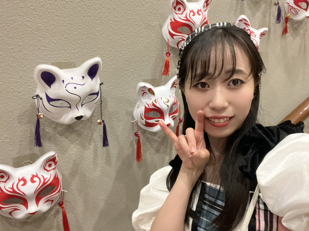 Houka7272's tweet photo. 高校が三重県だったこともあり、とっても久しぶりに帰ってきた気分でした！！
皆様温かいご声援ありがとうございました😊
 LIVEや、縁日、ビンゴ全てとっても楽しかったです♪
#湯守座　#おふろcafe  #湯けむりステージ https://t.co/4Osmdd3MbH