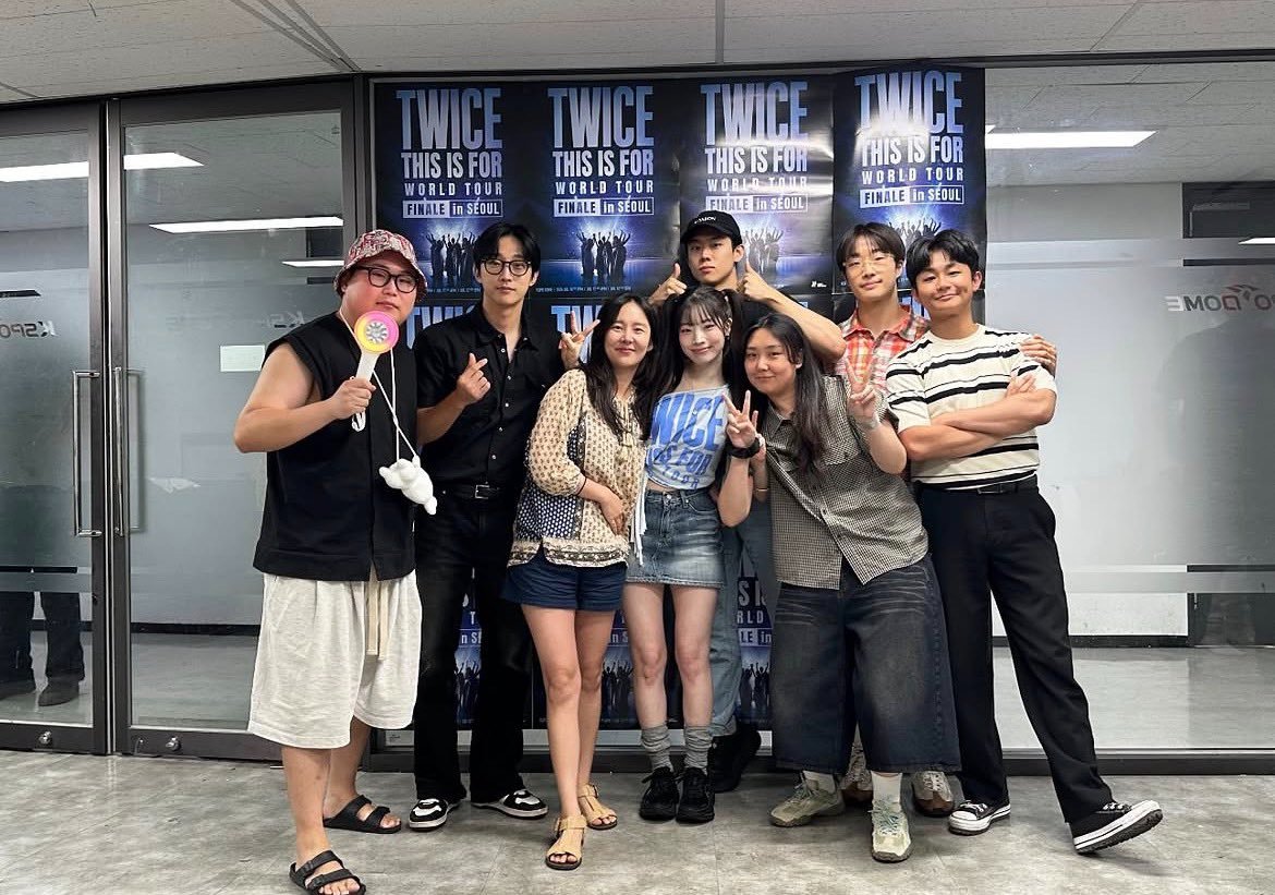 Hifirdub98's tweet photo. Ternyata Jung Jinyoung dateng juga buat support Dahyun 😭
Yataome fam ku 🥹🍎 https://t.co/F24dQYapR4
