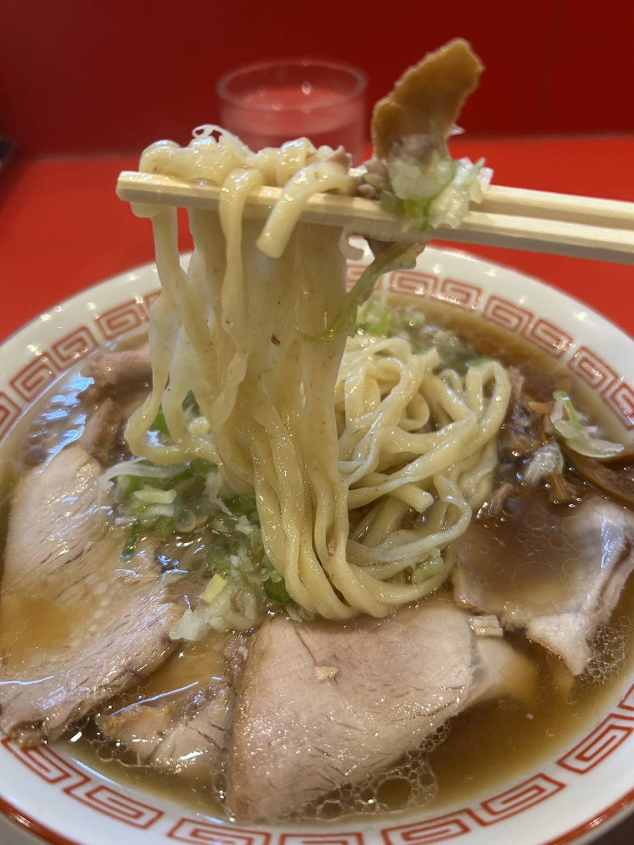 m14110326's tweet photo. ラーメン荒畑 本店にて…
ラーメン ネギ多めをいただきました… https://t.co/aaRK6JX961