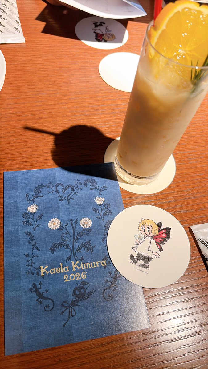 michi_bfandt's tweet photo. センカフェ巡りのあとはBillboardで木村カエラちゃんのライブ〜
絵本仕立てで朗読しながら歌ってくれたんだけど合間の曲も歌詞の所々に絵本の内容とリンクしてて、絵本と曲が合わさって「作品」だった
デビューから22年ずっと見させてもらってるのに、また新しい初めての体験をくれた!すき!
#kaela https://t.co/ZAMPzkebQK