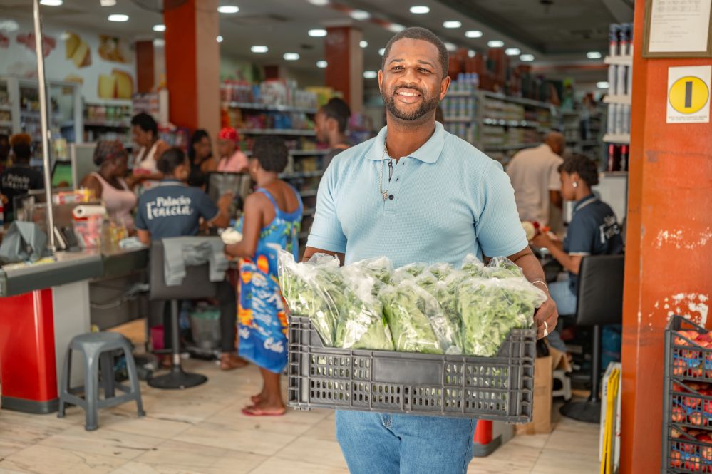 IFADespanol's tweet photo. Las mipymes rurales conectan a pequeños productores con mercados, crean empleo y agregan valor a los alimentos. De Uganda a Cabo Verde, el FIDA impulsa financiación, alianzas e innovación para que estas empresas crezcan y fortalezcan economías locales. 

https://t.co/ez8c0rFxlb https://t.co/ULeoFmMIh1