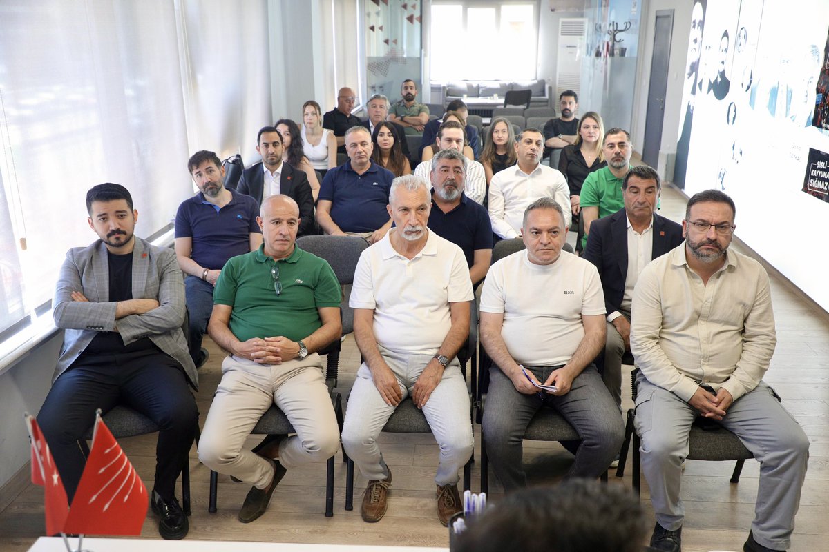UtebayAli's tweet photo. Nerede Zülfikar, orada Haydar.

Binalar bir adres olabilir; irade ise bir duruştur.

Seçilmiş irade neredeyse,
Genel Merkezimiz de orasıdır, İl Başkanlığımız da orasıdır, meydanımız da orasıdır. https://t.co/4anfs0H6jU