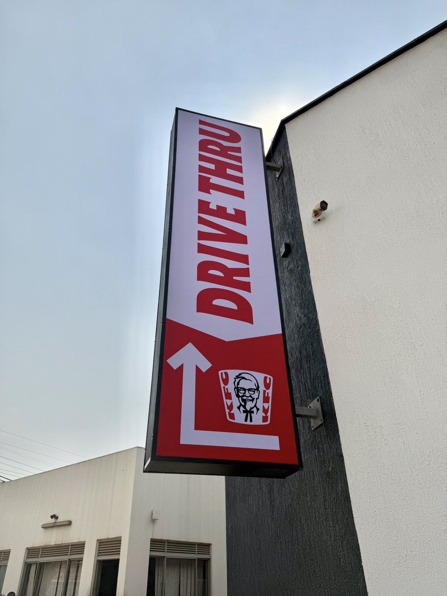 KFCinUganda's tweet photo. KFC Banda is serving both looks and chicken now 😊
 Sleek, fresh, and too clean: the perfect backdrop for your finger lickin’ goodness 🍗🔥
 Dine in, drive thru, or take away… just don’t miss the glow-up.

#KFCBanda #FingerLickinGood https://t.co/SxfCJZbfQg