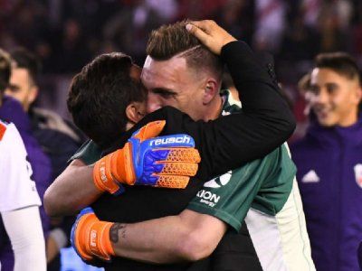 galera_y's tweet photo. En la historia del futbol moderno es casi imposible de encontrar un DT y un arquero que durante 9 años se mantengan en un club. Gallardo y Armani son los dos maximos exponentes de la decada dorada 2014-2023 y se van practicamente juntos. Reestructuración total en River. Veremos. https://t.co/e08EwhAFl1