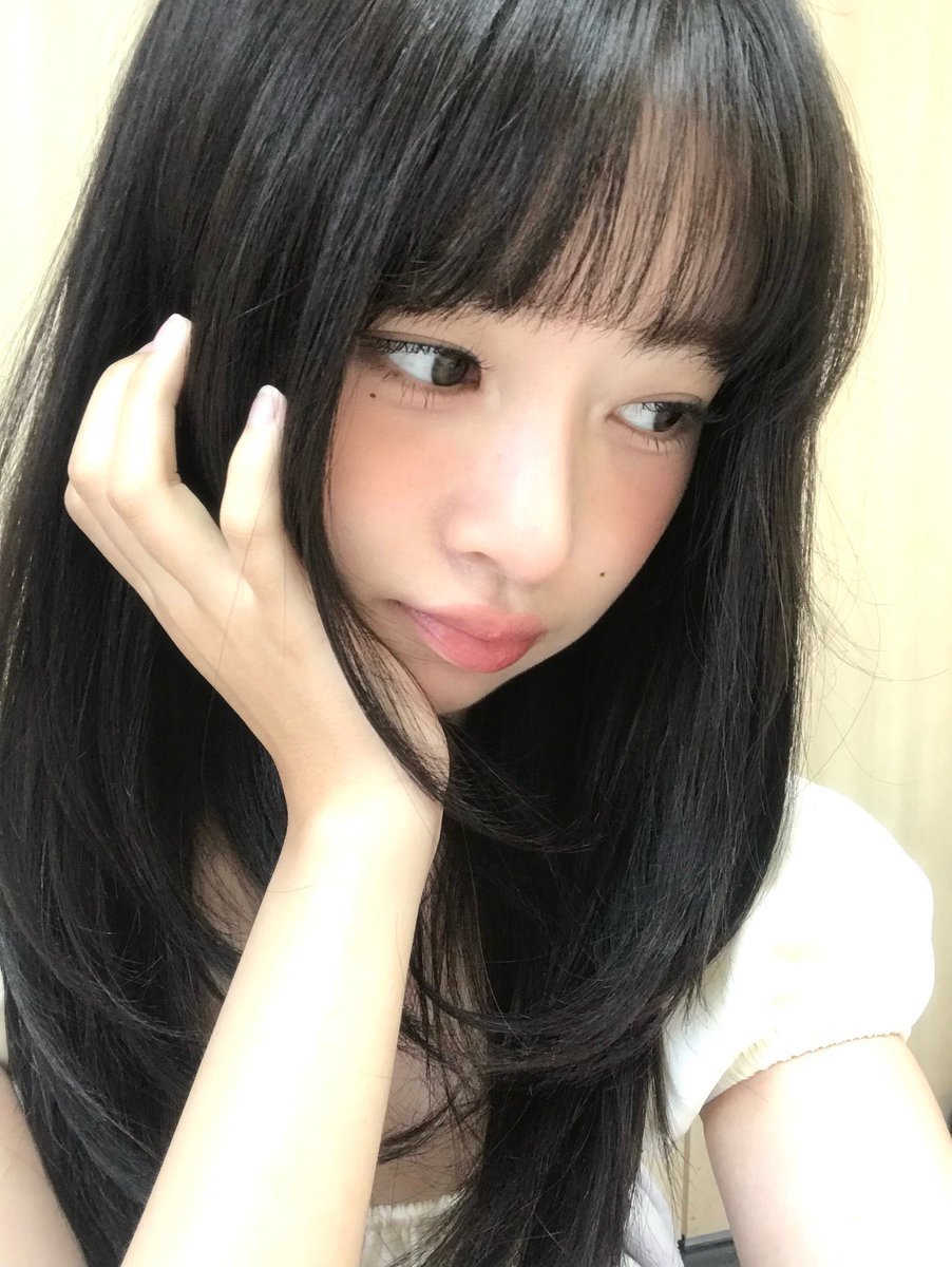 ParkSeahp's tweet photo. Miss Cutie Potato Pie reporting for duty! Dropping the sweetest selfies straight to your screen to boost your mood and melt your heart 💕 Dive right in, Rei is here~ So tell me… Am I your favorite cutie girl? ⋆˚࿔
(I already know the answer is yes~) https://t.co/06hJYSOH6w