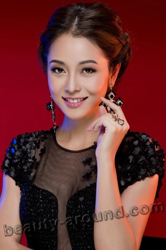ShylaKientz's tweet photo. Eldest sister asyik nak menang je macam main bola dalam match oh btw if korang nak fridge magnet tu boleh purchase je 2 air nanti dapat 1 fridge magnet! #klheytea #malaysiaheytea #WeAre26 #WorldCup #blindbox https://t.co/TPjwnVB3VV
