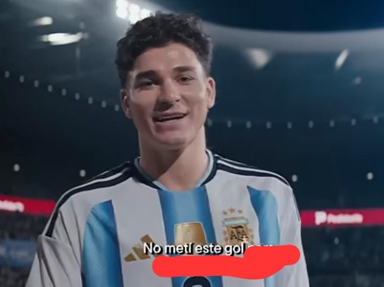 trapitochampion's tweet photo. Julian cada puto partido de este mundial https://t.co/uvdToT8xdj