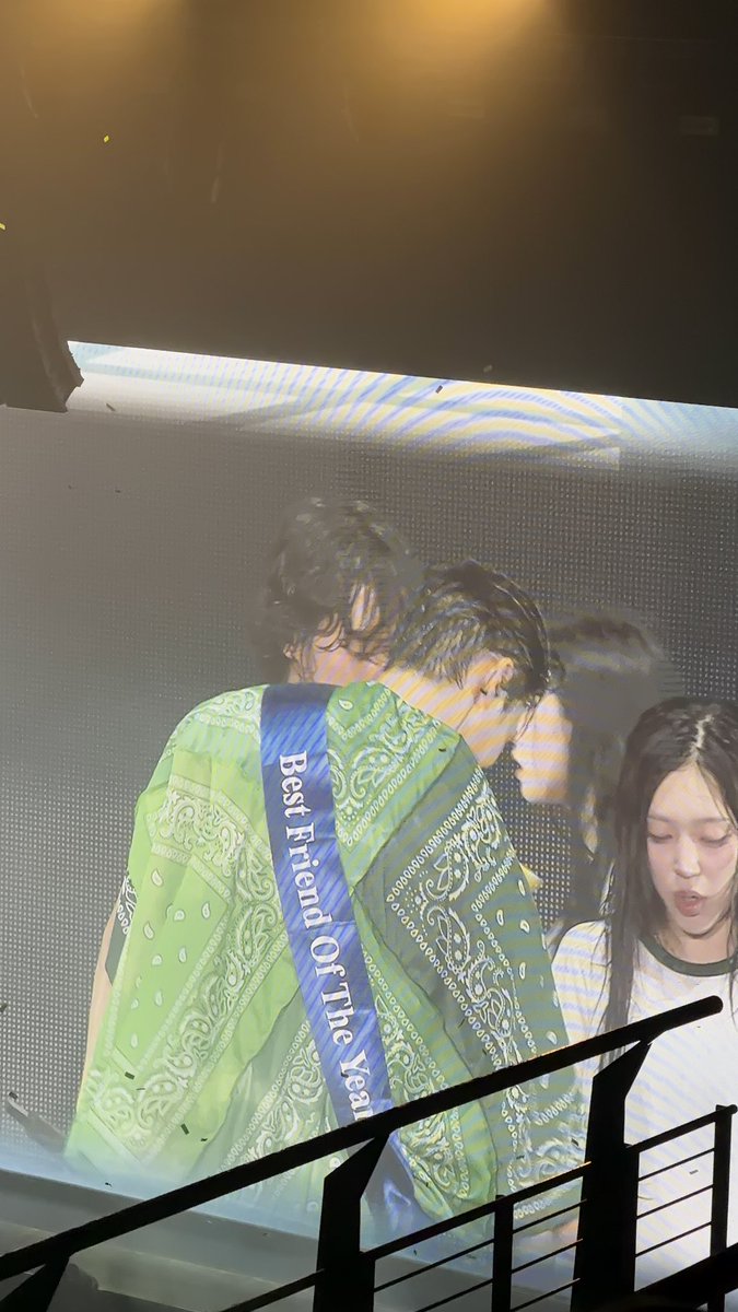Ssongg2_'s tweet photo. ตำแหน่งสายสะพาย Best friend of the world / Best friend of the year 💚 ชนะเลิศเลยล่ะ5555555555555  #2026_tape_roots_bangkok_D1 https://t.co/YYRBV4hYE1