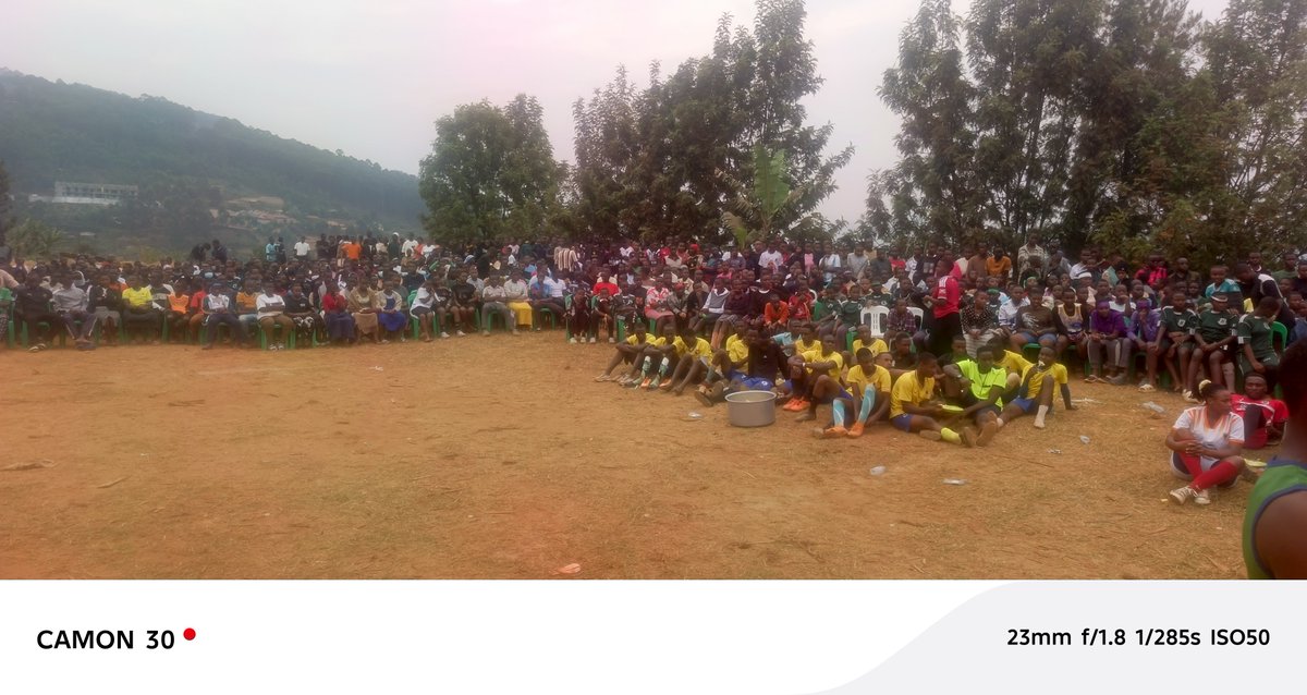 lightnewsug's tweet photo. Update!
Students of St. Mary's College Rushoroza  receive awards and gifts in recognition of their outstanding performances during the school's Sports Day celebrations today. The function was graced by the chief guest, .Mr.Joram Bwambare the owner of Macro Hardware, Mwanjari. https://t.co/diMESm84XL