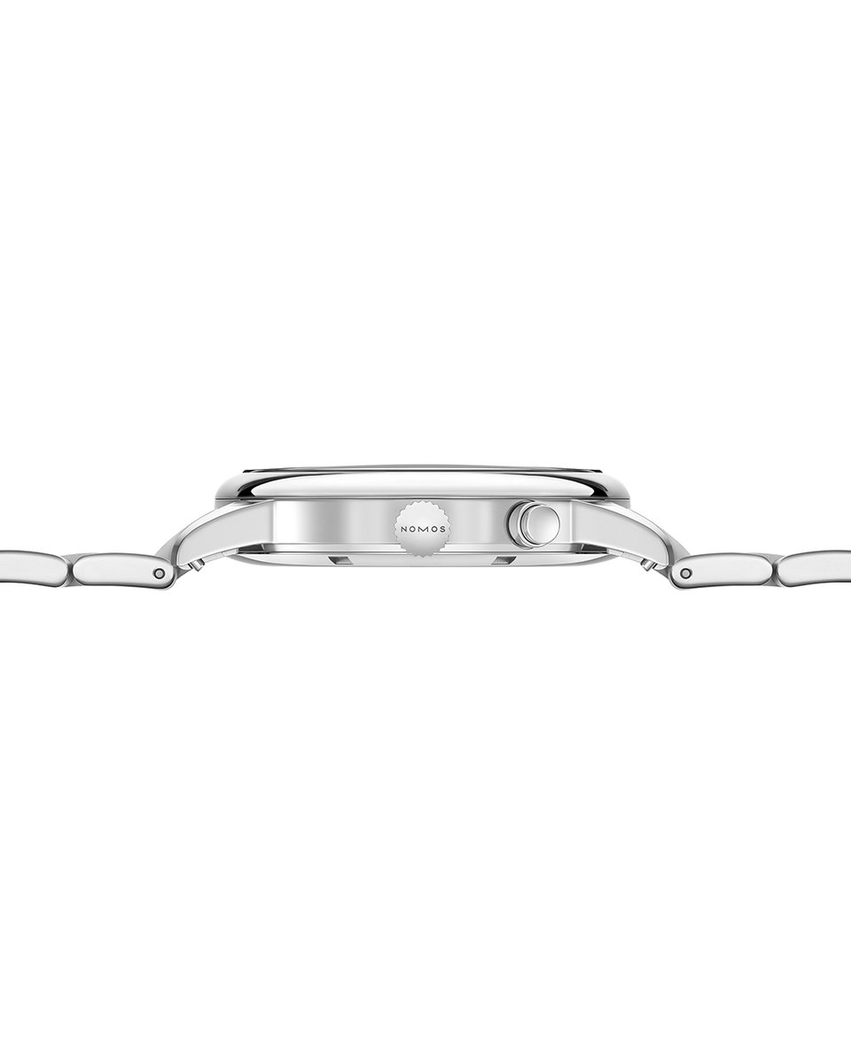 nomosglashuette's tweet photo. Club Sport neomatik #Worldtimer is water-resistant to 10 atm, making it suitable for swimming and summer days spent at the beach. A red warning ring around the crown shows if the crown is not fully screwed down.

Powered by the #NOMOS caliber DUW 3202. 

https://t.co/Totq5Ee9nR https://t.co/80jRTSwFCF