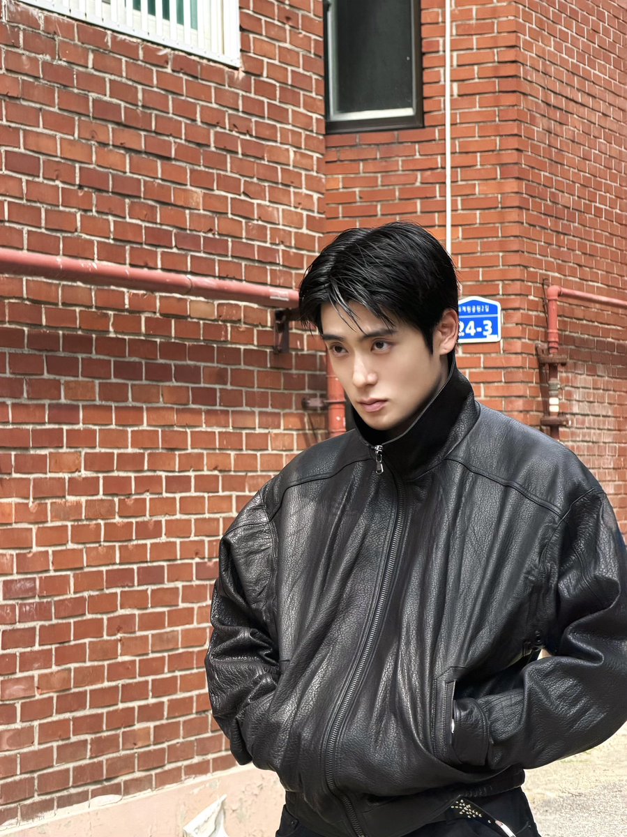 glsk_71ty's tweet photo. とりあえずジェヒョンはやっぱり特大好みの男だということだけ分かります(?) https://t.co/JTCRNlJrBh