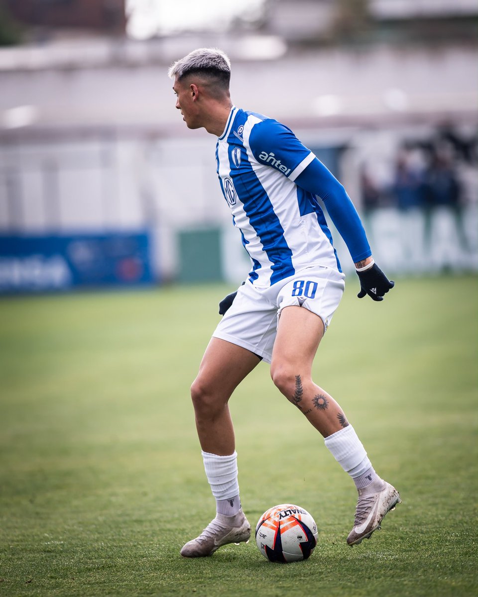 JuventudUy's tweet photo. Comenzó la segunda mitad 🔛 https://t.co/ediVOGAQR8