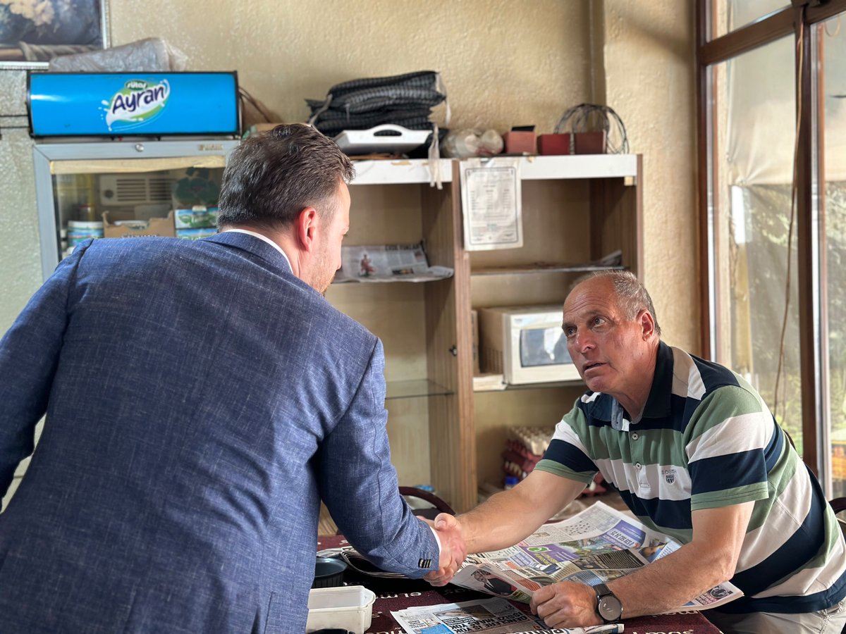 aktepebasii's tweet photo. 📍 Çukurhisar Yeni Mahalle & Hisar Mahallesi

İlçe Başkanımız Serhat Tunç ve teşkilatımızla birlikte Çukurhisar Yeni Mahalle ve Hisar Mahallelerimizde esnafımızı ve vatandaşlarımızı ziyaret ettik.

Hemşehrilerimizle sohbet ederek talep ve görüşlerini dinledik. Ziyaretlerimiz sırasında AK Partimize üye olmak isteyen esnaflarımızın üyeliklerini gerçekleştirdik.

Güler yüzleri ve samimi karşılamaları için tüm esnafımıza ve hemşehrilerimize teşekkür ediyoruz.

Gönül gönüle, omuz omuza Tepebaşı için çalışmaya devam ediyoruz.

🔸 AK Parti Seninle #Tepebaşı
