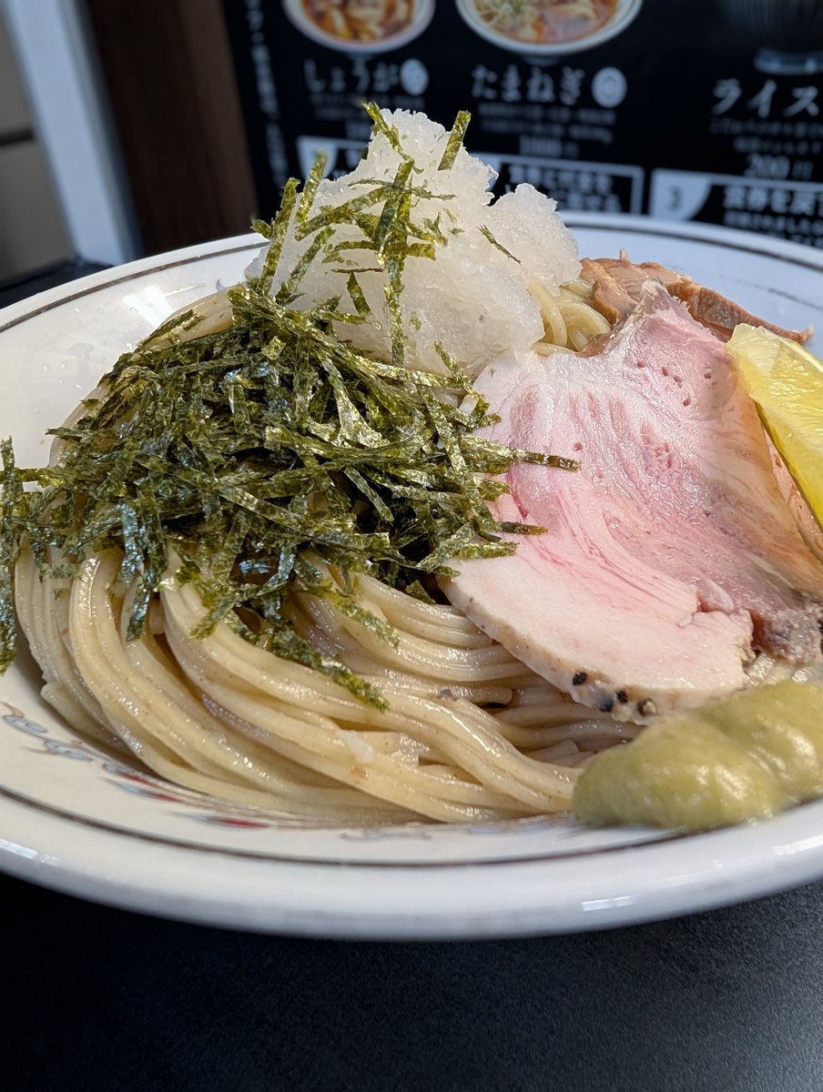 YUJIN90868167's tweet photo. The Flour Works
@埼玉県飯能市東町
『きまぐれ②🧊🍜』
【冷しつけそば＋大盛】
［菅野製麺極細麺280g］
 ・大根おろし､レモン付
✖
『きまぐれ①𓃟🍚』
【和風豚めし】

   2026 7. https://t.co/CoIgI4zcDT