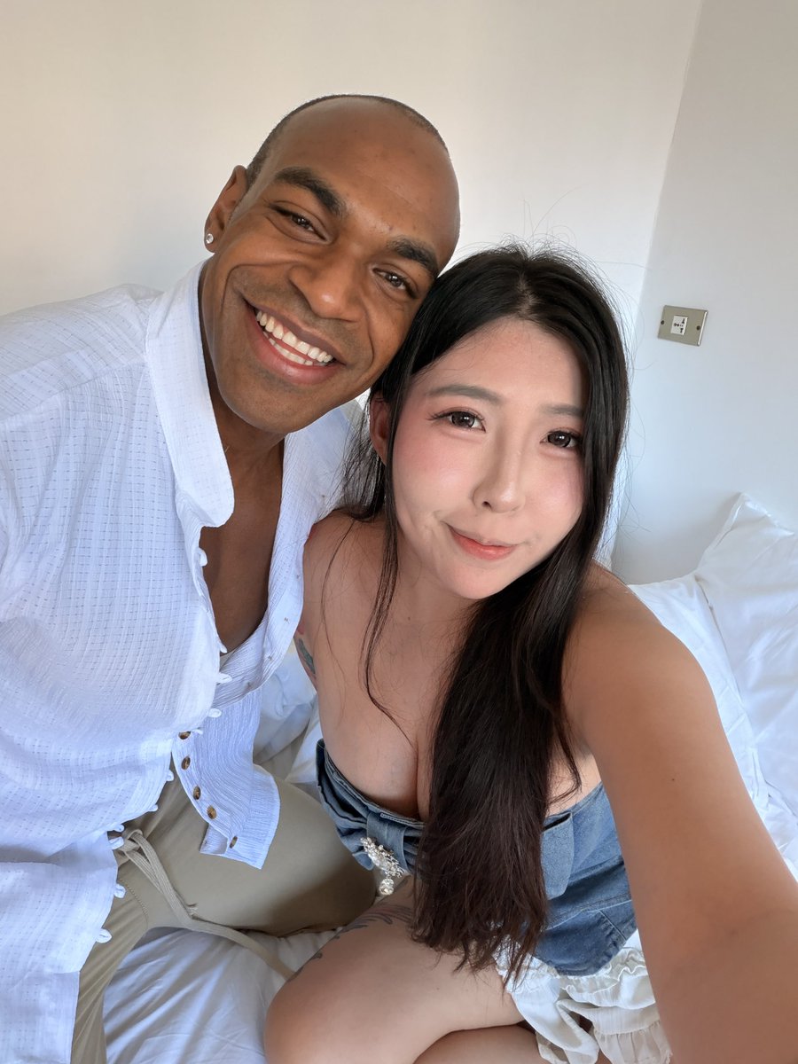 hua_063's tweet photo. 新朋友🤗 @AaronRockxxx https://t.co/57a629DXxg