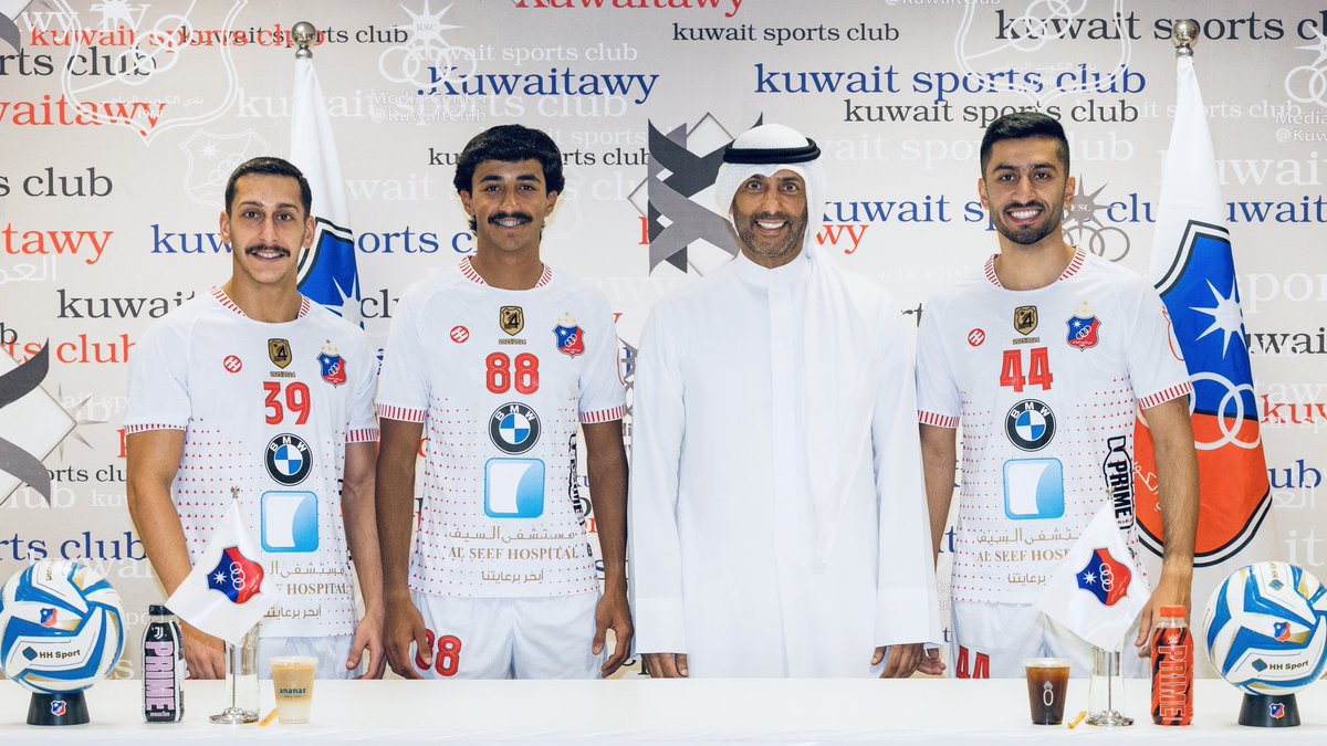 kuwaitclub's tweet photo. ثلاث ضربات بالراس توجع🤍🔥

#نادي_الكويت
#kuwaitclub https://t.co/ryEpOQd583