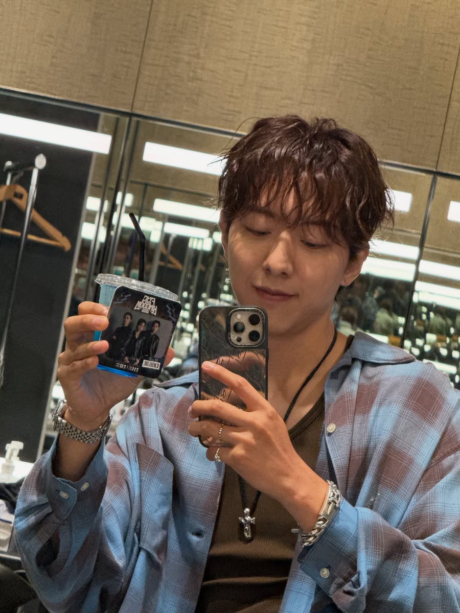 jungshin_91's tweet photo. 11.07.2026
JungShin IG update!😍

#LeeJungShin #JungShin #이정신
#CNBLUE @MentalShin  #씨엔블루 #YongHwa #KangMinhyuk #이정신오빠 https://t.co/yKdbF8OYAS