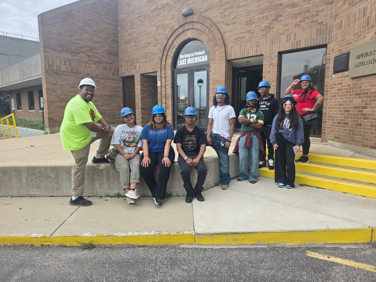 TRUESKOOL414's tweet photo. Special thanks Kevin &amp; Milw Metro Sewerage District @MMSD_MKE for the tour of Jones Island facilities. Always great to hear what kind of experience , trainings, educational and career opportunities are out here in #milwaukee #wearetrueskool https://t.co/ON2SaYUubC