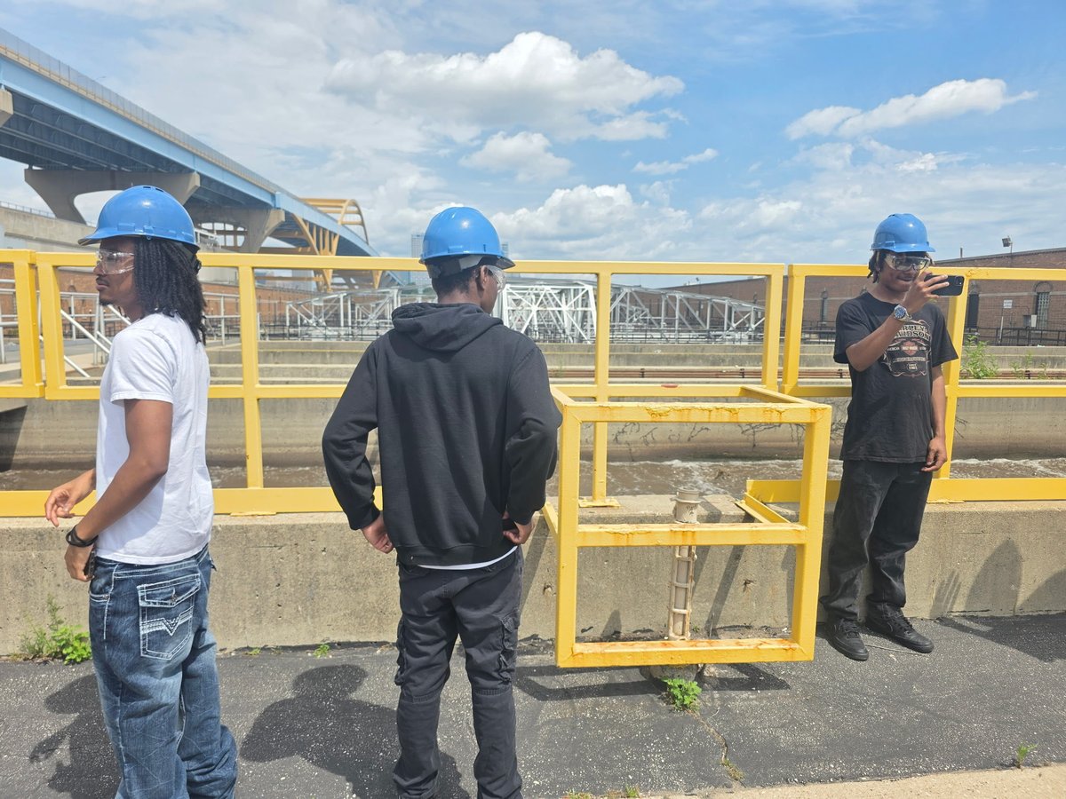 TRUESKOOL414's tweet photo. Special thanks Kevin &amp; Milw Metro Sewerage District @MMSD_MKE for the tour of Jones Island facilities. Always great to hear what kind of experience , trainings, educational and career opportunities are out here in #milwaukee #wearetrueskool https://t.co/ON2SaYUubC