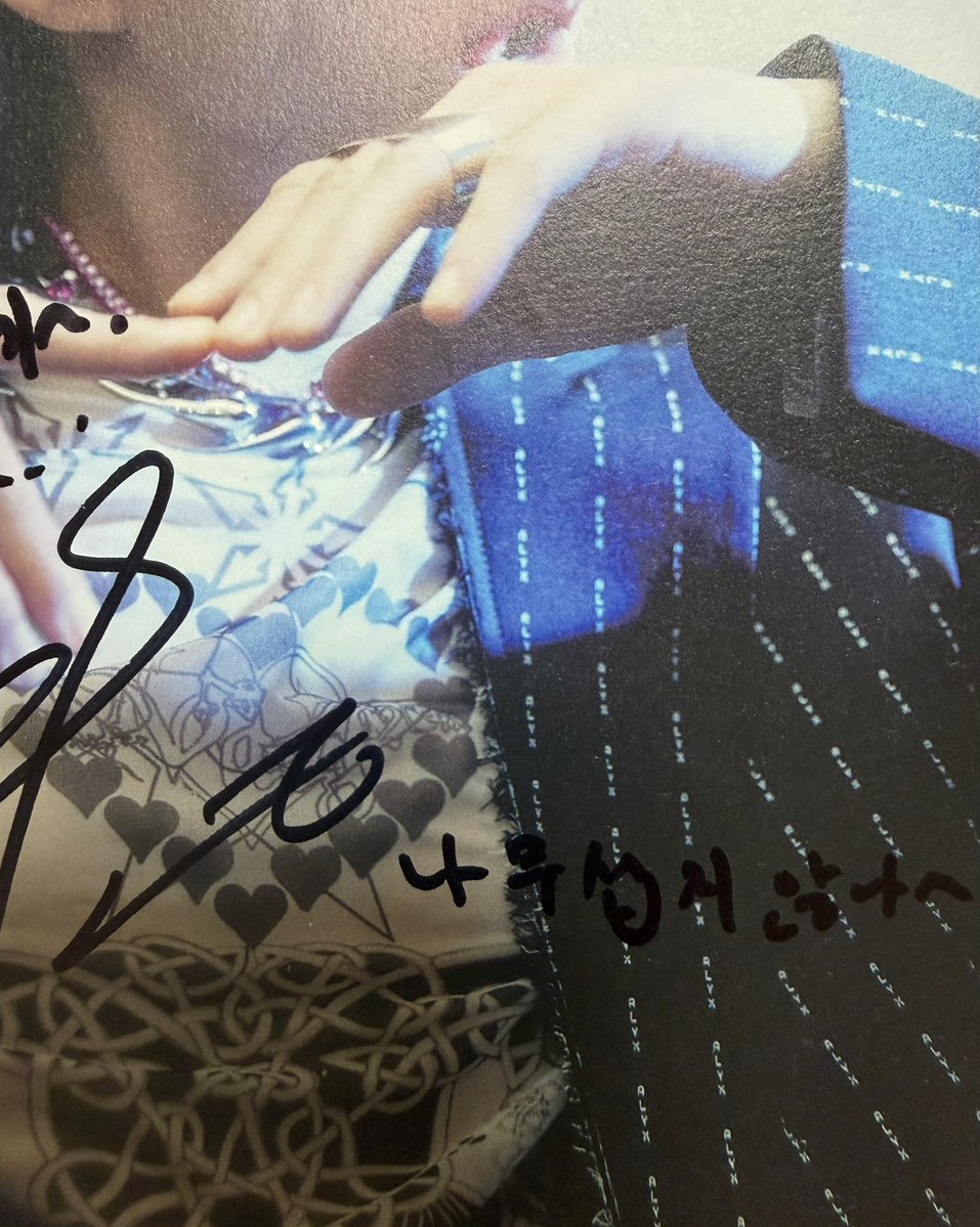 EUNE_ring's tweet photo. 언젠가.. 오빠 멀리서 본적있었는데 너무 무서웠다니까 요로케 적어주었던 기억이~
오빠아..근데 오랜만에 본 오빠의 본캐는 또 무서웠댜🤣ㅋㅋㅋ 

낯가린거지이~?❤️ @JUNGTW_LEO https://t.co/rGQlbmMiHH