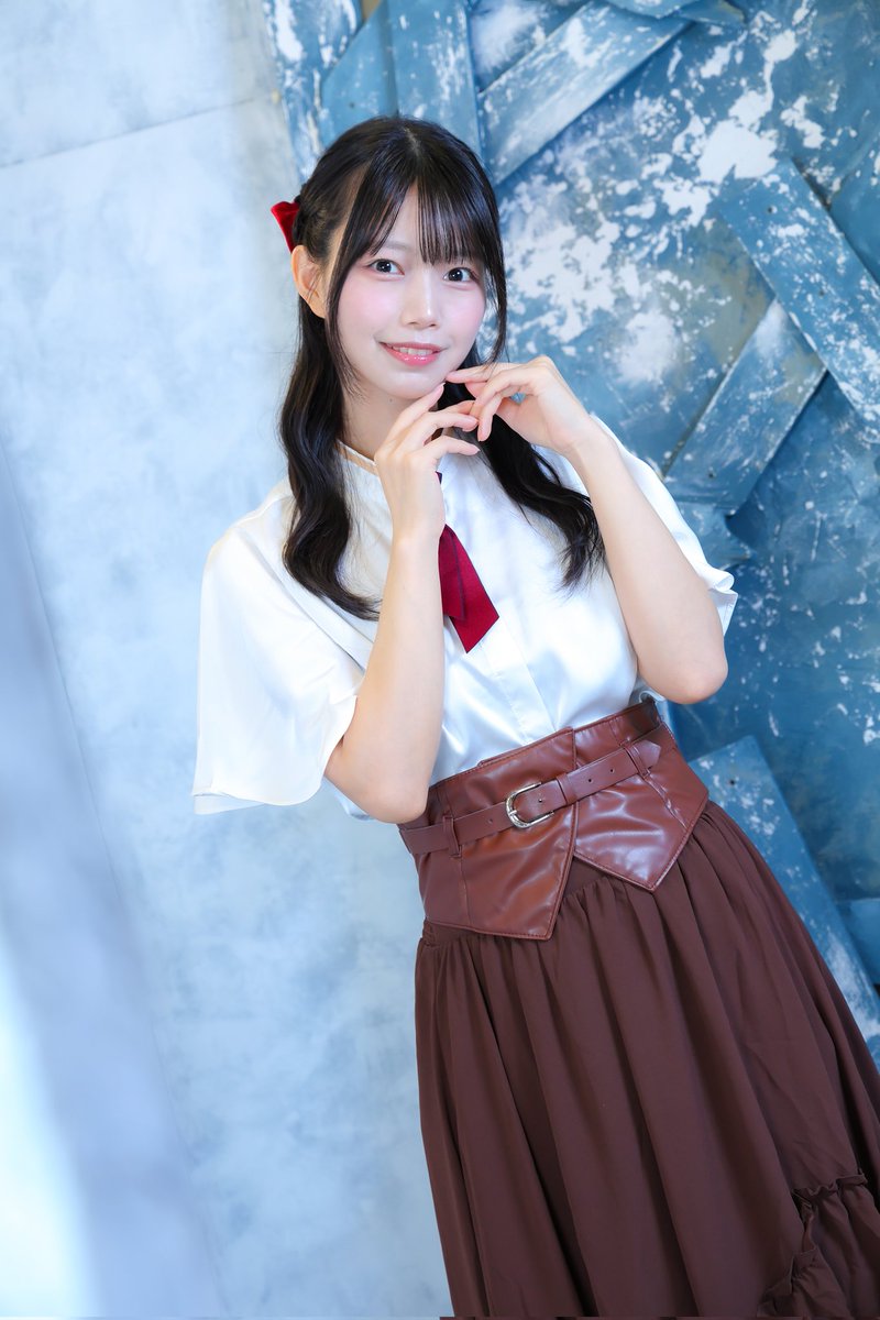 pastelcarat's tweet photo. ⌛️舞台 #時を斬る少女たち ⌛️
#舞台トキキル

◤✨キャラクター紹介✨️◢

ミナ 役

✽✽
トワと偶然会い、
一緒に逃げることになってしまう巻き込まれ少女。下層区にいる。
✽✽

「日々生きることに精いっぱいで、毎日汗水垂らして働いてるんです。」

cast.
⚔️夏目綾
⏱️南波碧 https://t.co/65afwbBDSC