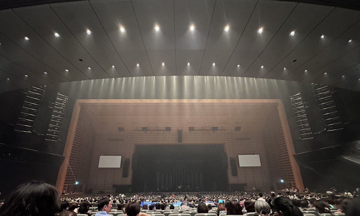 floor_uka's tweet photo. 今日は藤井フミヤ バースデーライブでTokyo🗼✨
昨日の出張ぶりだね😂
昼からハリポタみてからのはしご。 https://t.co/87n1ogwQVJ