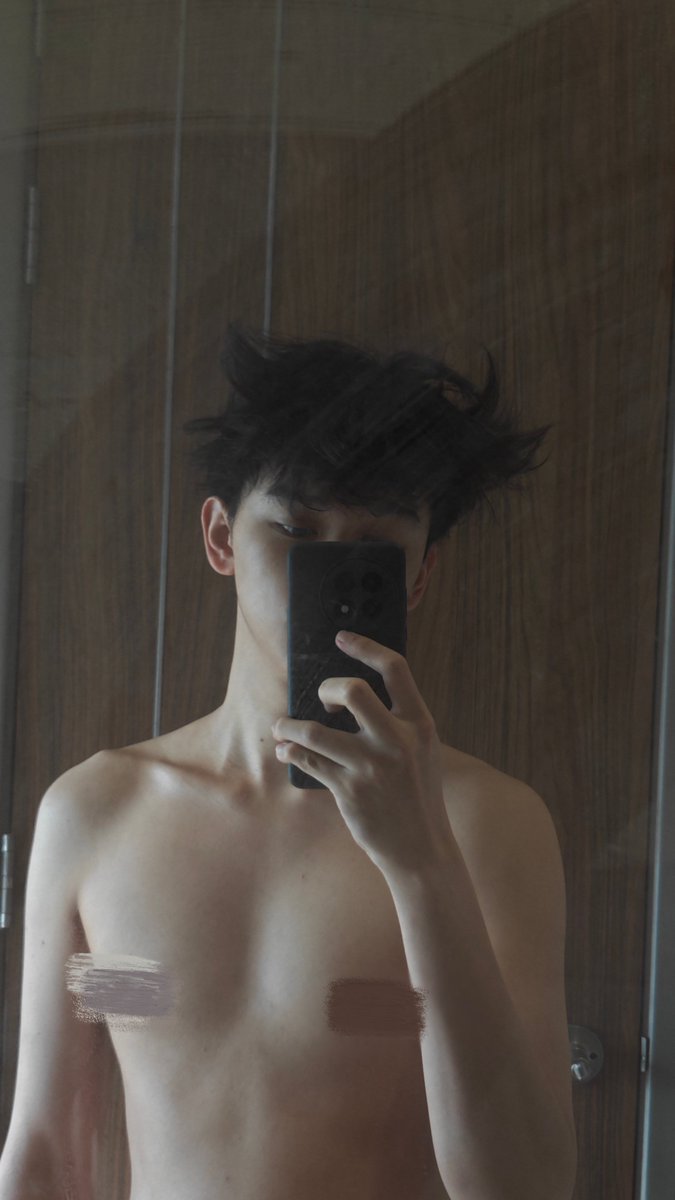 leehongg tweet media